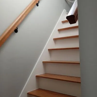 Hevia's Construction Logo