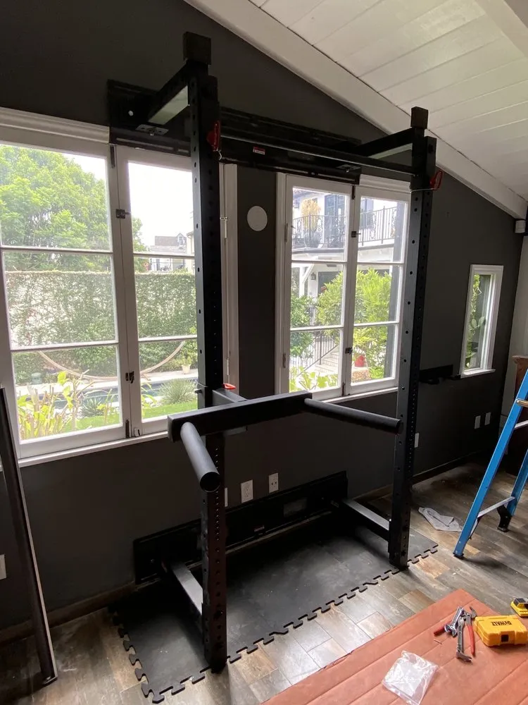 Licensed electrician providing emergency electrical service in , 