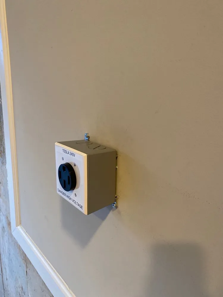 Reliable electrician providing panel upgrade in Decatur, CA - Hi IQ Electrical