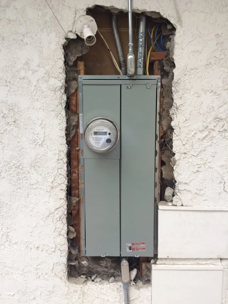 Professional emergency electrical service in ,  by Hi Power Electric