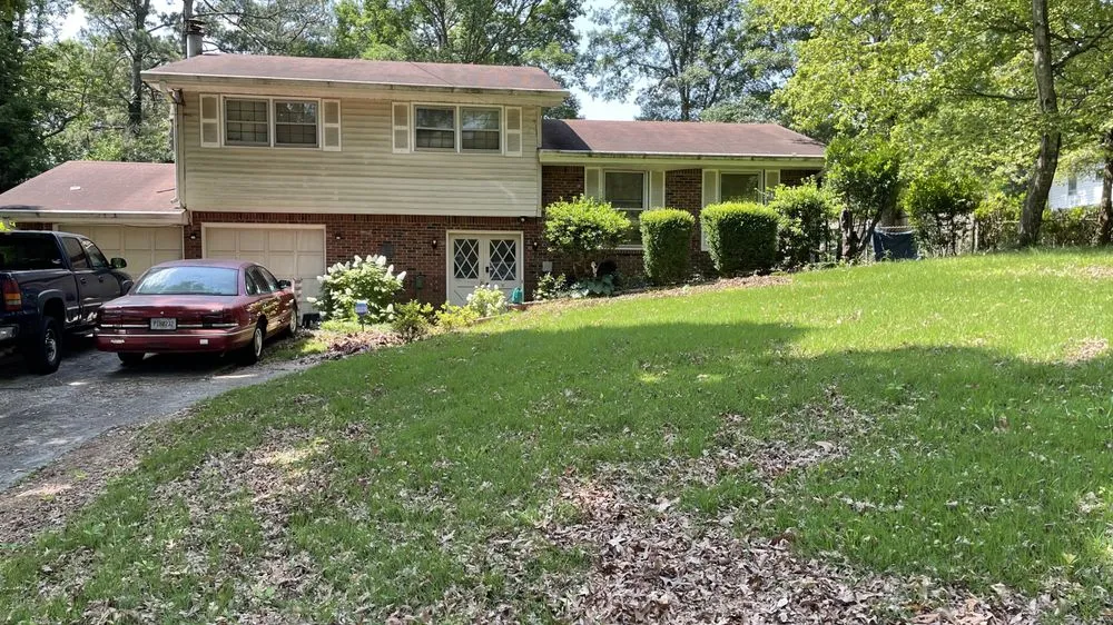 Expert outlet and switch repair service in ,  - Hidden Green Leaves