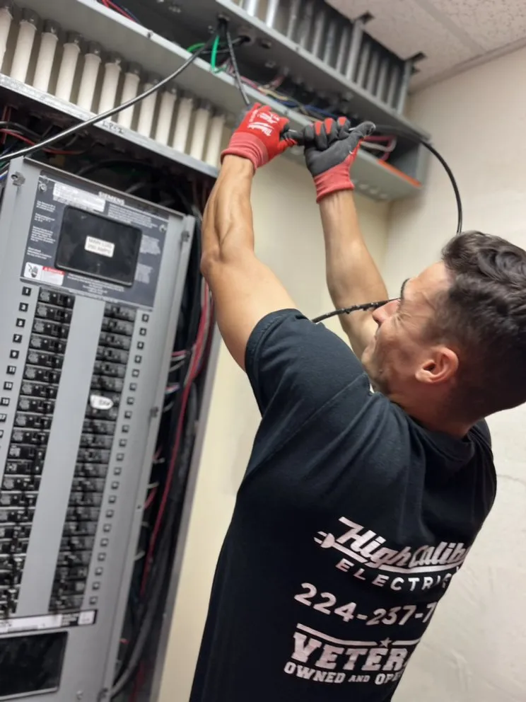 Trusted electrician providing circuit breaker repair in , 