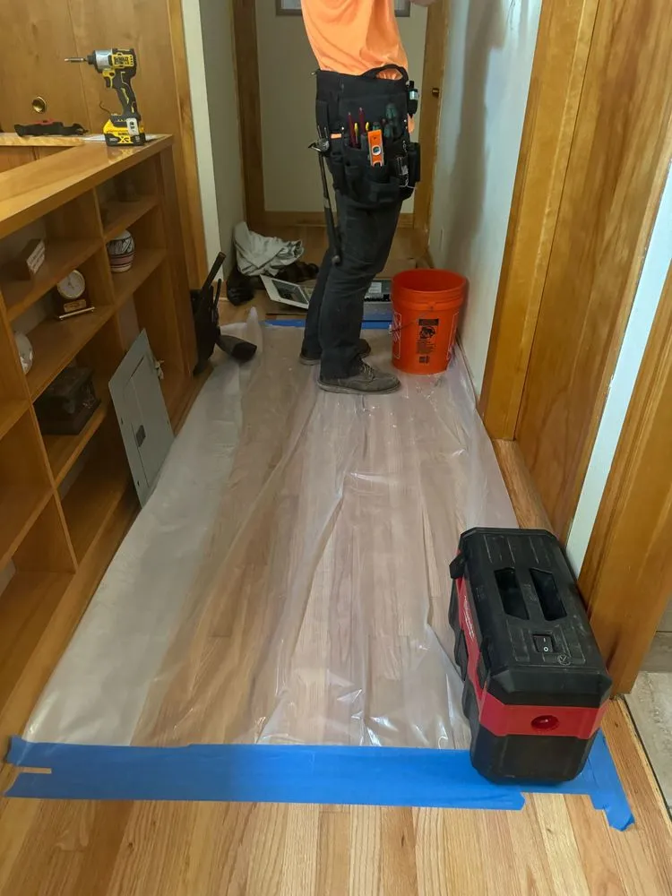 Expert electrician providing circuit breaker repair in , 