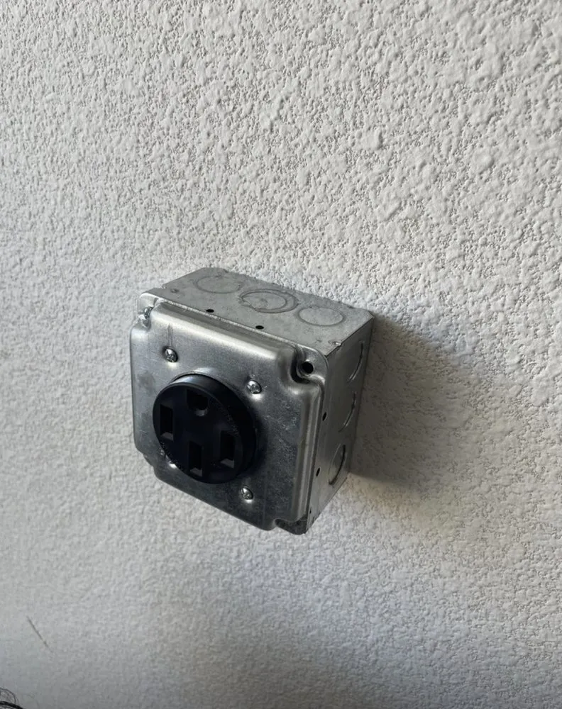 Reliable circuit breaker repair service in El Paso, TX - High Sierra Electrical Contractors