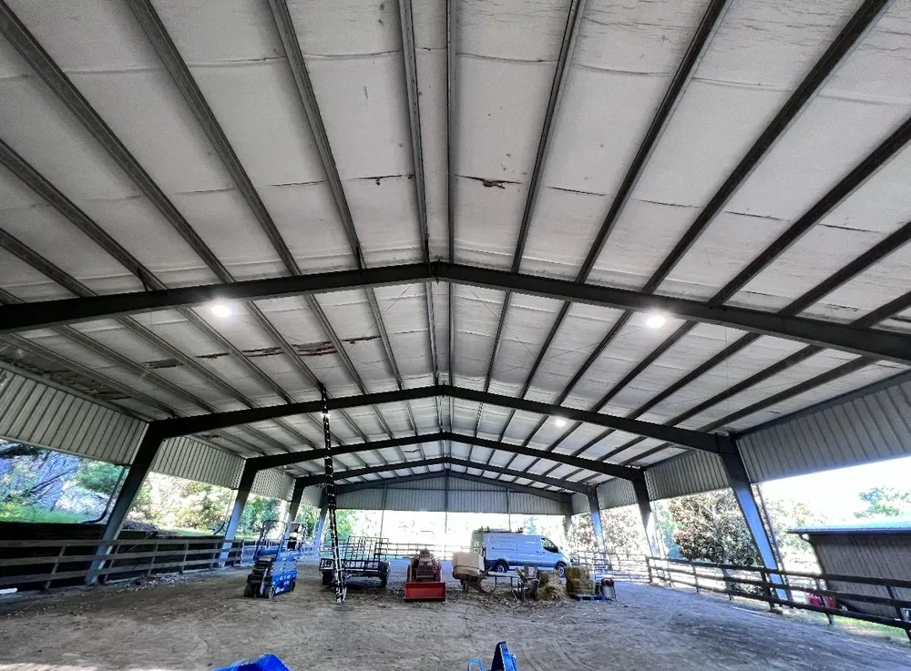 Emergency electrician providing lighting installation in , 