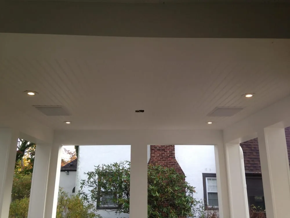 Emergency electrical service for homes in lighting installation,  by 