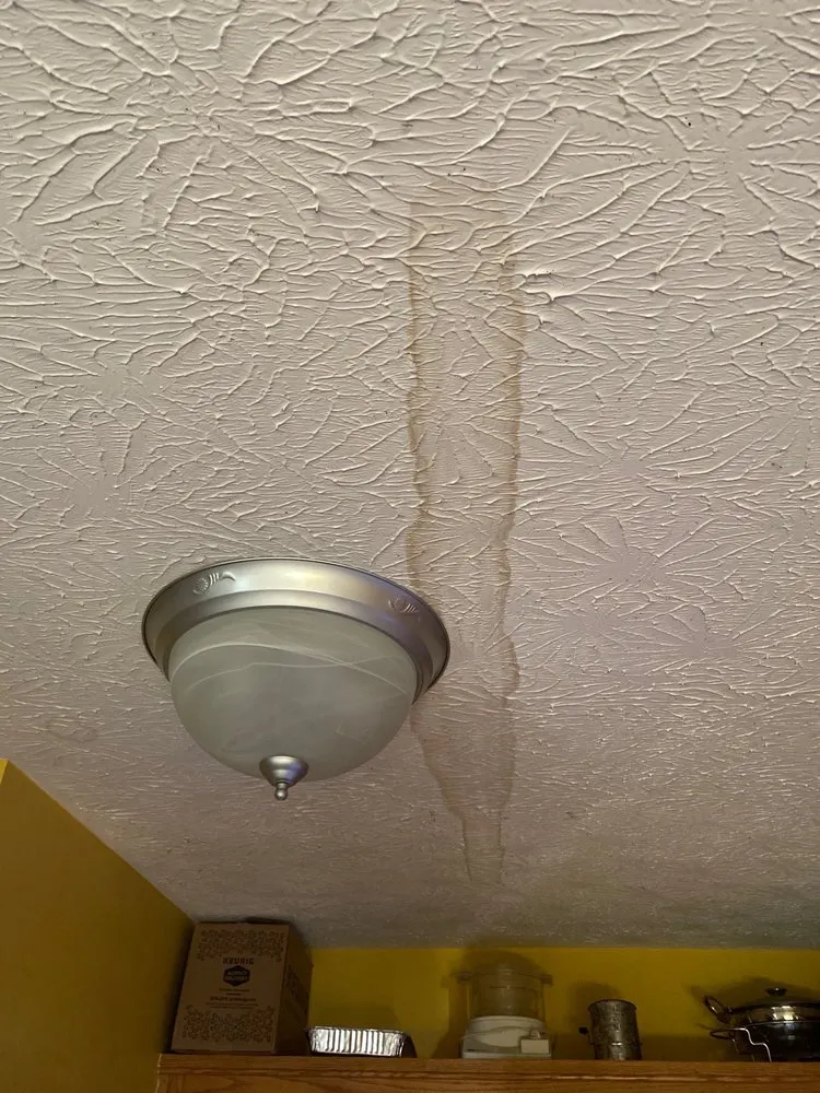 Emergency electrician providing lighting installation in , 