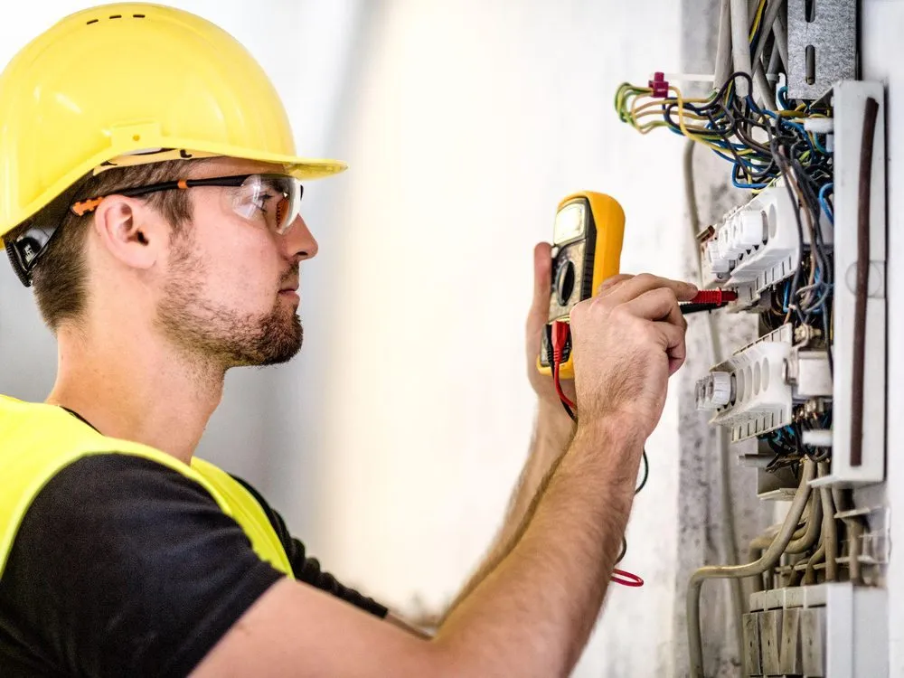 Slide of Hiloma Electri