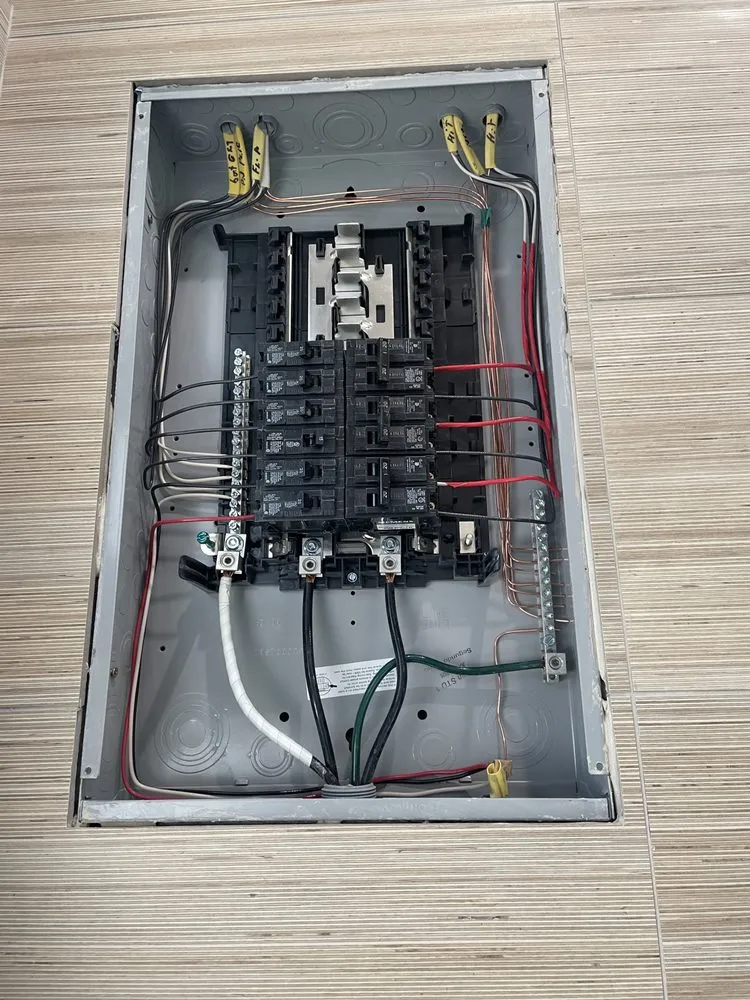 Trusted circuit breaker repair in San Fernando Valley, CA by HM Electric
