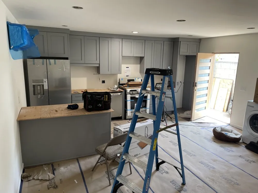 Reliable electrician providing outlet and switch repair in San Fernando Valley, CA - HM Electric