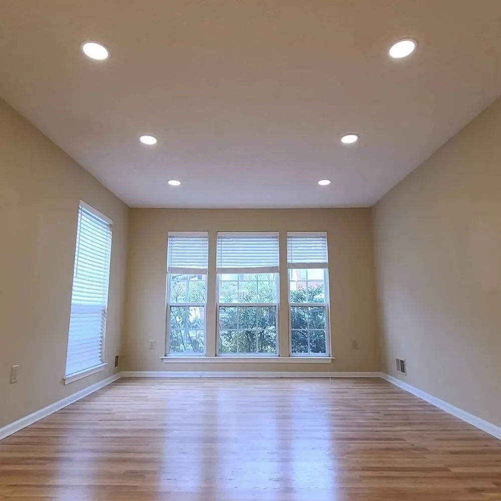 Slide of H&M Electrical Services