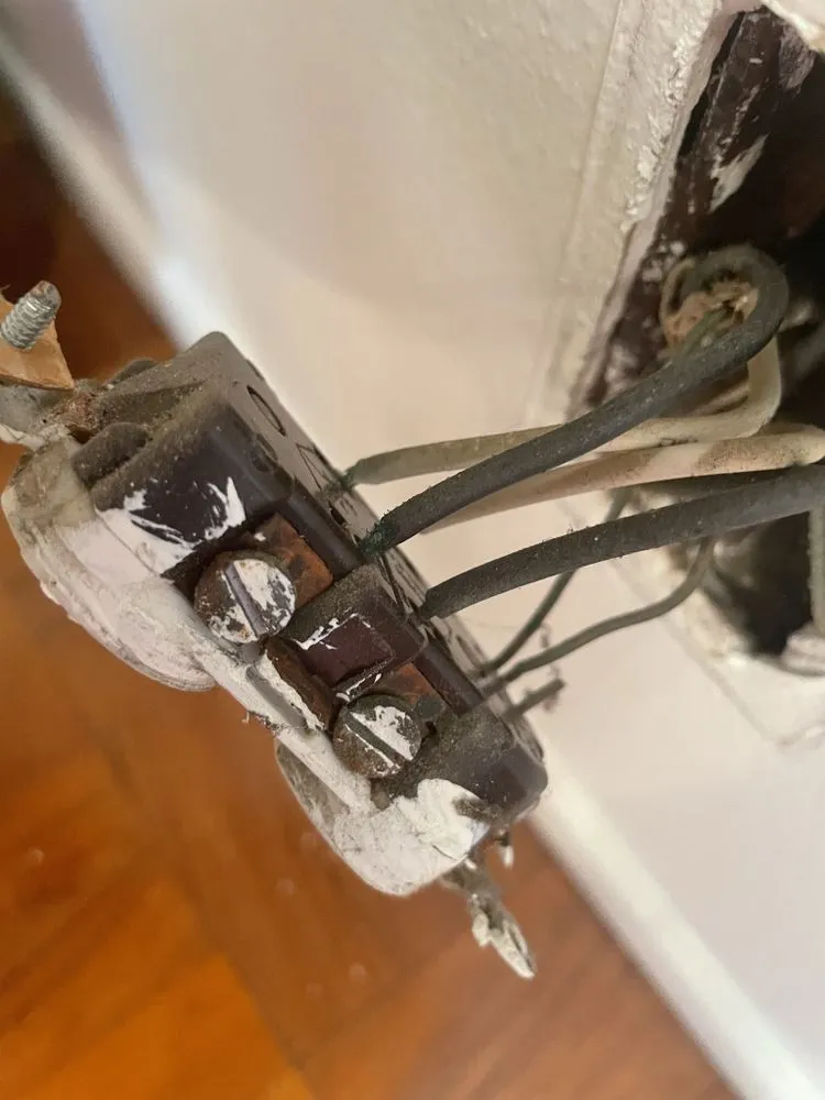 Slide of HM Electrical Solutions