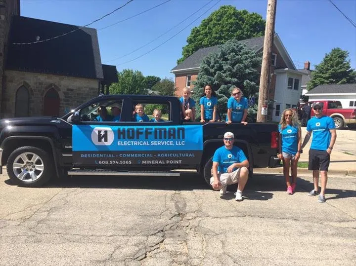 Emergency electrical service for homes in lighting installation, by