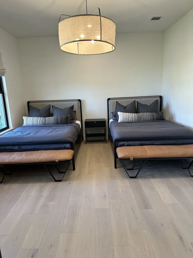 Slide of Holeshot Electric