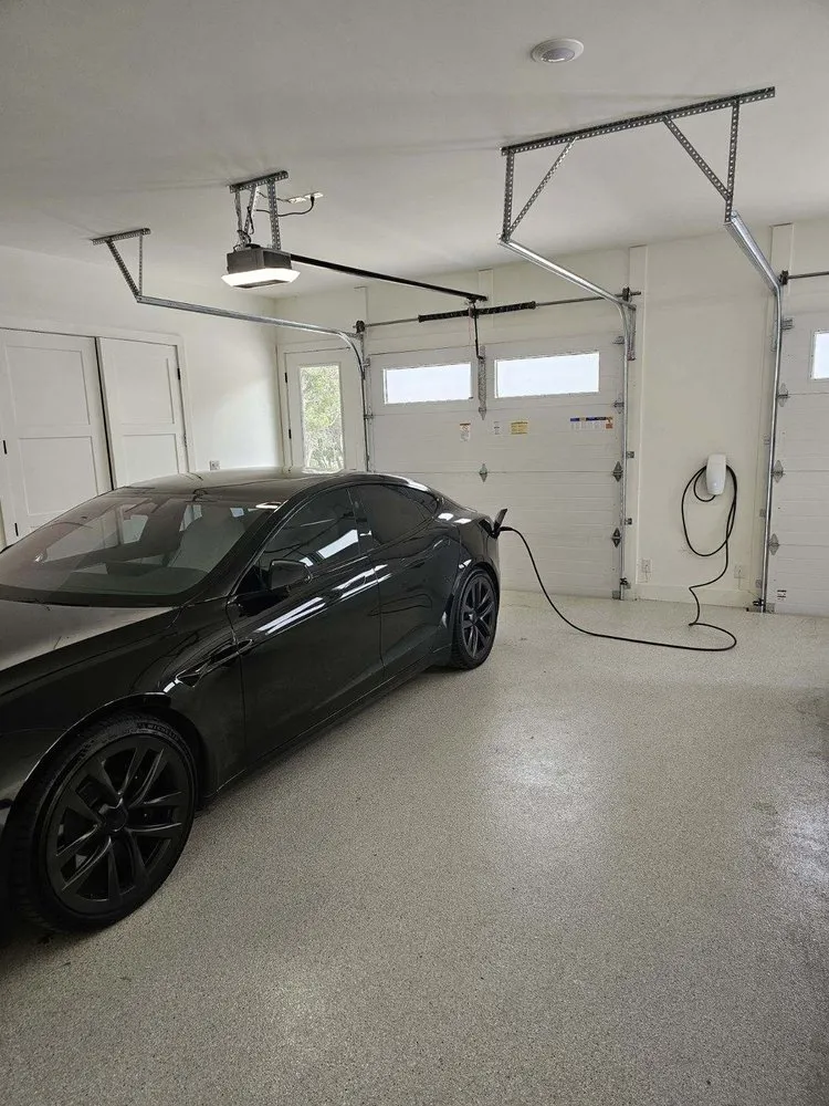 Slide of Holeshot Electric