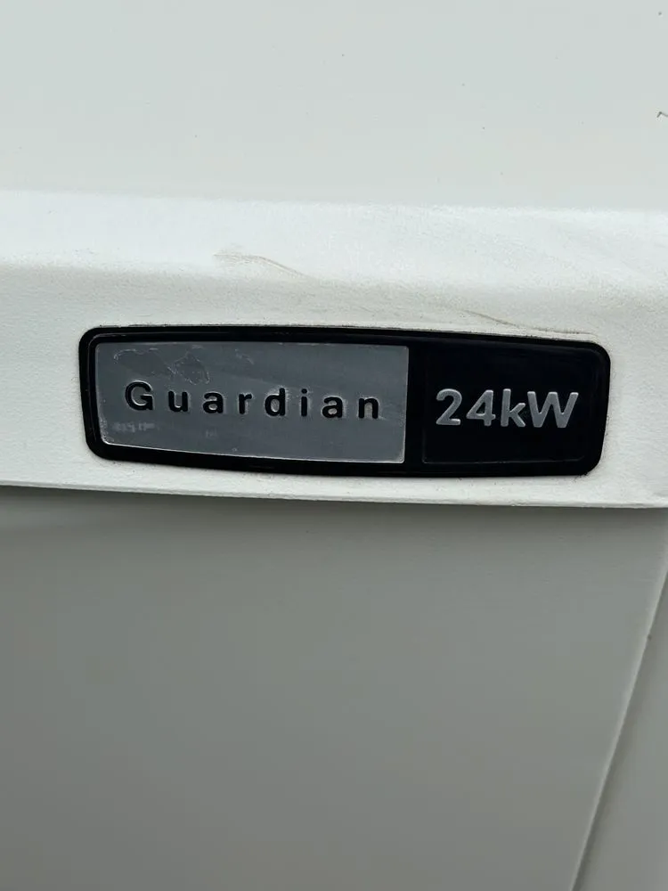 Affordable electrician providing emergency electrical service in , 