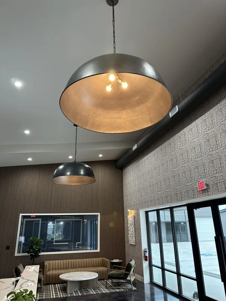 Slide of Holeshot Electric