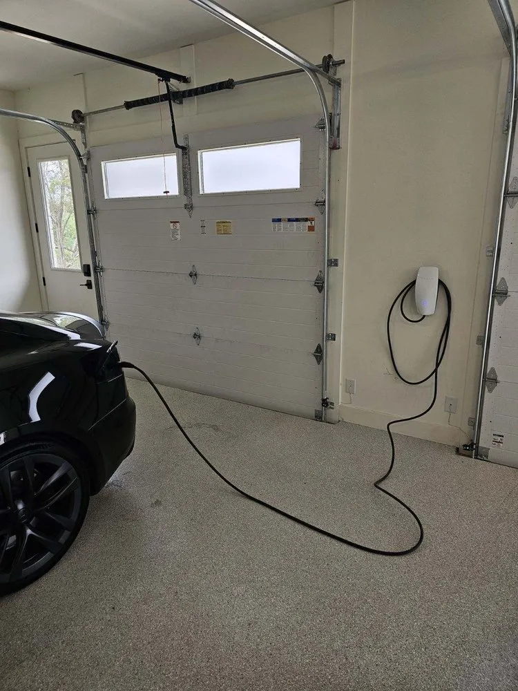 Slide of Holeshot Electric