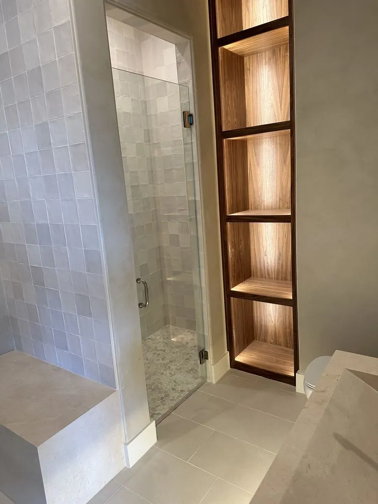 Slide of Holeshot Electric