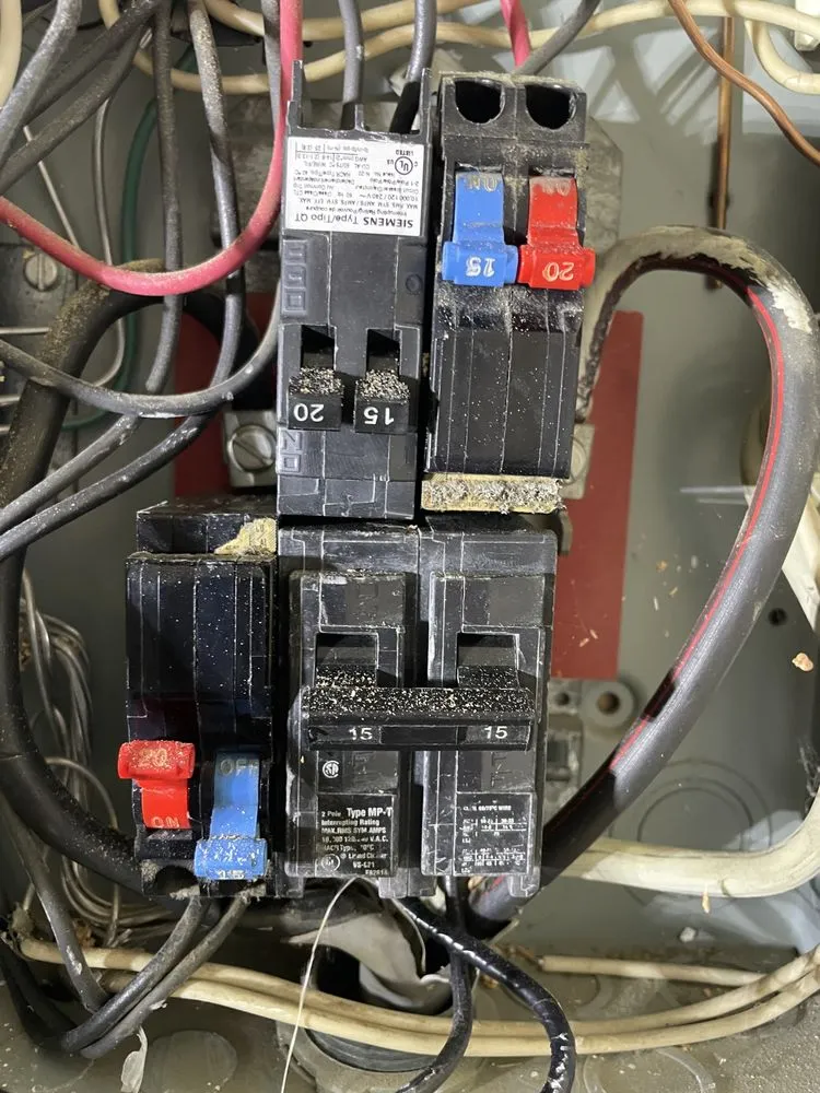 Emergency circuit breaker repair experts serving ,  - Holland Electric