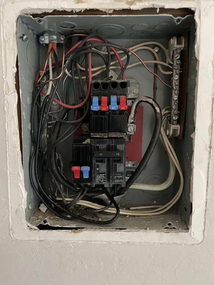 Expert electrical service for homes in emergency electrical service,  by 