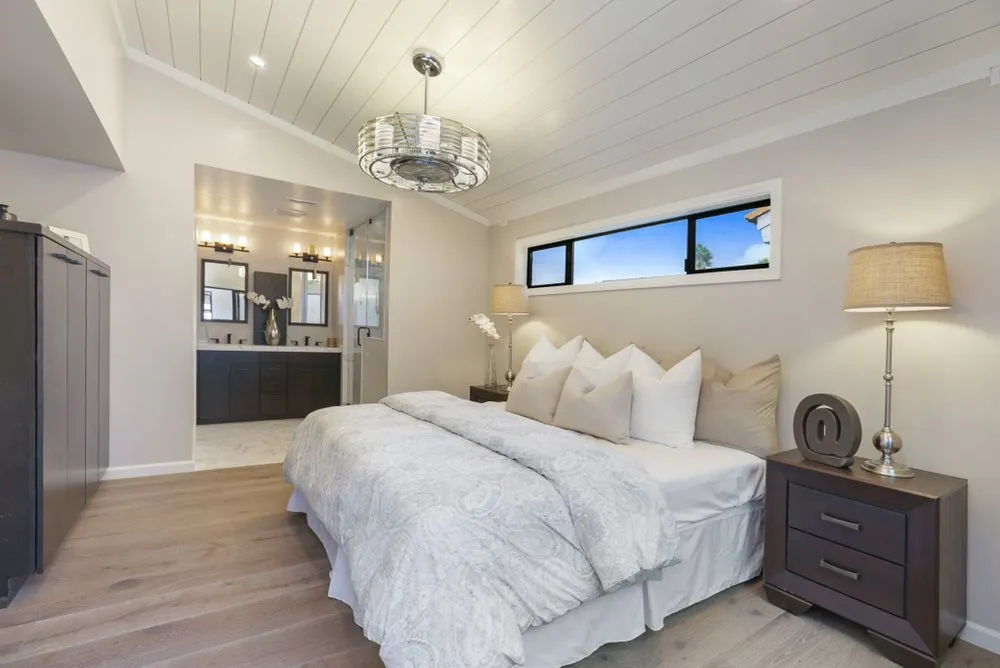 Slide of Hollander Homes