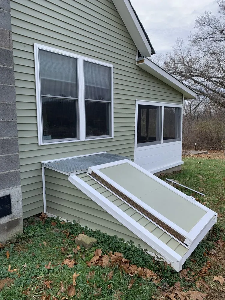 Slide of Hollis the Handyman