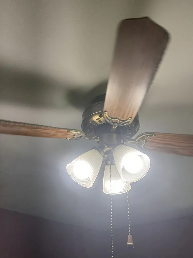 Slide of Holsey Electric