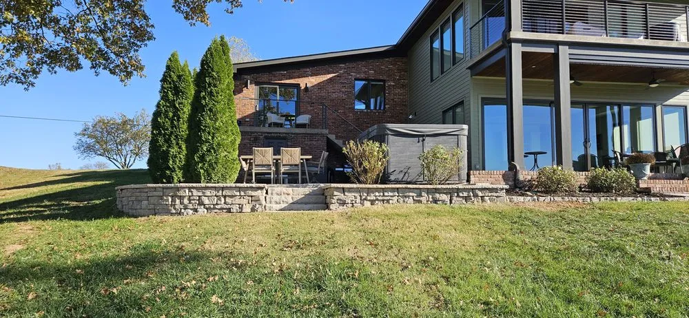 Slide of Holt Diversified