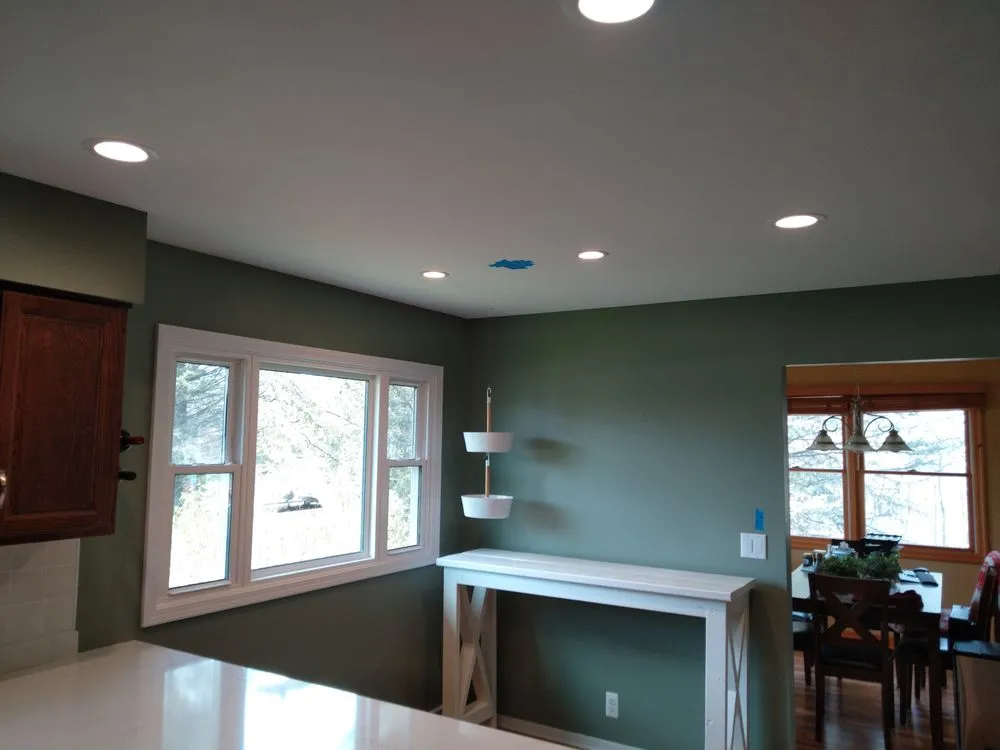 Expert electrician providing circuit breaker repair in , 