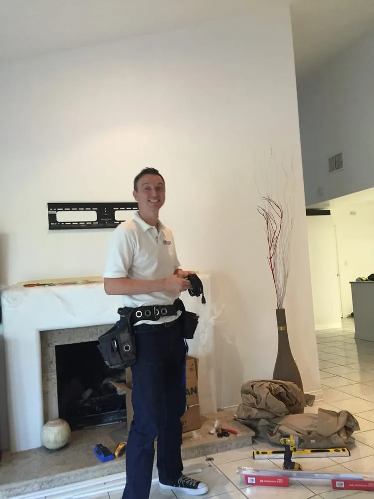 Certified electrician providing electrical repair in , 