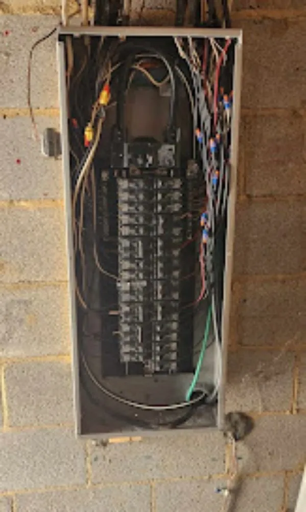 Reliable electrician providing circuit breaker repair in Supply, NC - Home Fuse Electric