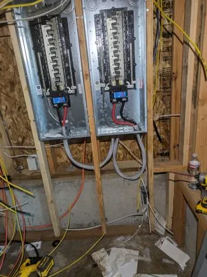 Home Help Electric Logo