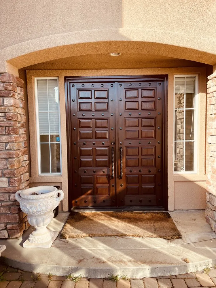 Reliable emergency electrical service service in ,  - Home Hero Handyman Service