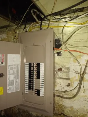 Home Modernizers Logo