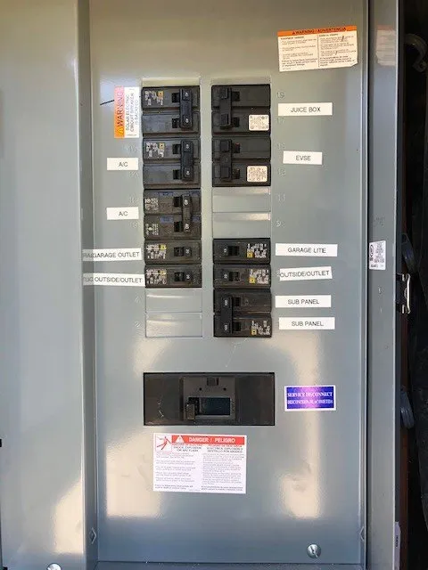 Affordable outlet and switch repair in ,  by Home Networks, Electric & Solar, Inc.