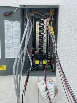 Home Solutions DS Logo