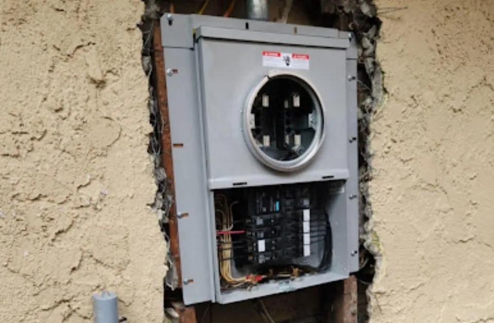 Reliable electrician providing circuit breaker repair in ,
