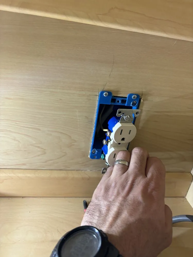 Expert electrical repair service in Raleigh, NC - Homewire Electric & Plumbing