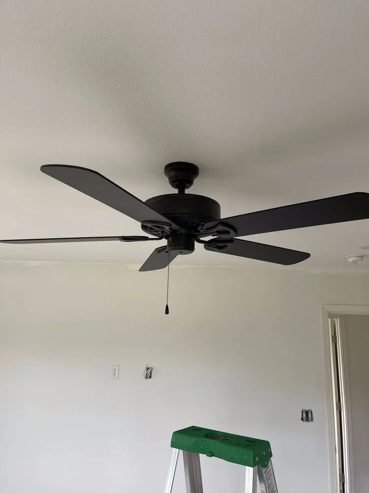 Slide of Honolulu Electricians Crew