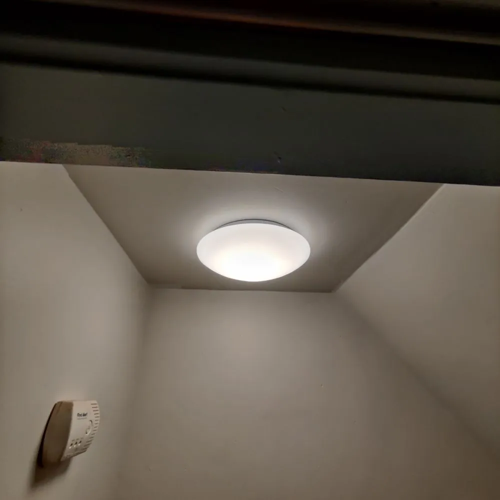 Trusted electrician providing electrical repair in , 