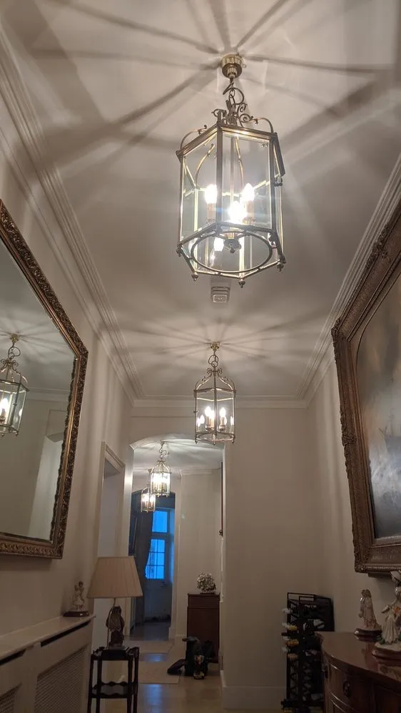 Slide of Honorable Electrician Service