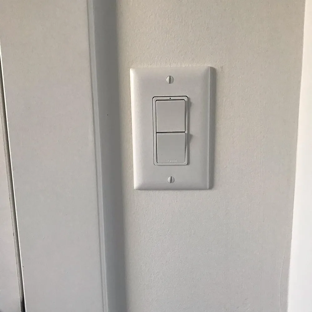 Slide of Honorable Electrician Service