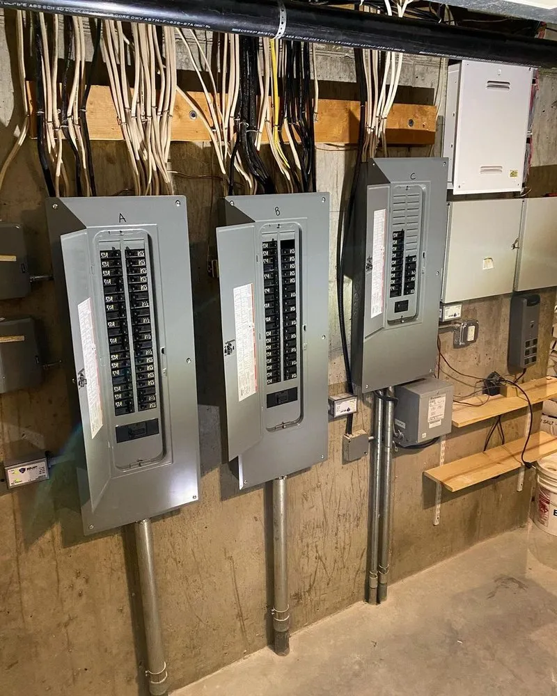 Slide of Hook Emergency Electrician