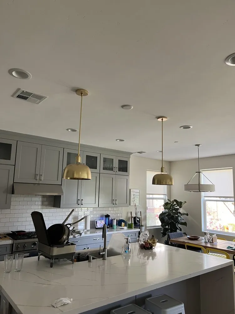 Slide of Hornet Electric