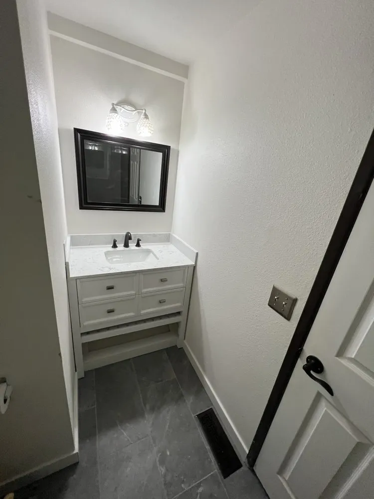 Slide of Hoskins Construction