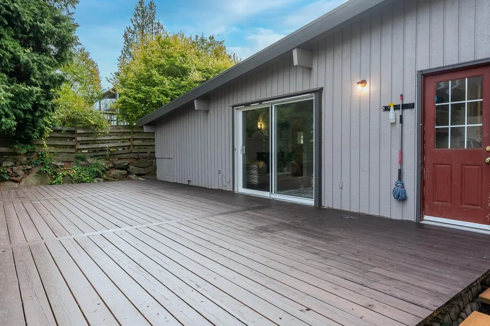 Slide of Hoskins Construction