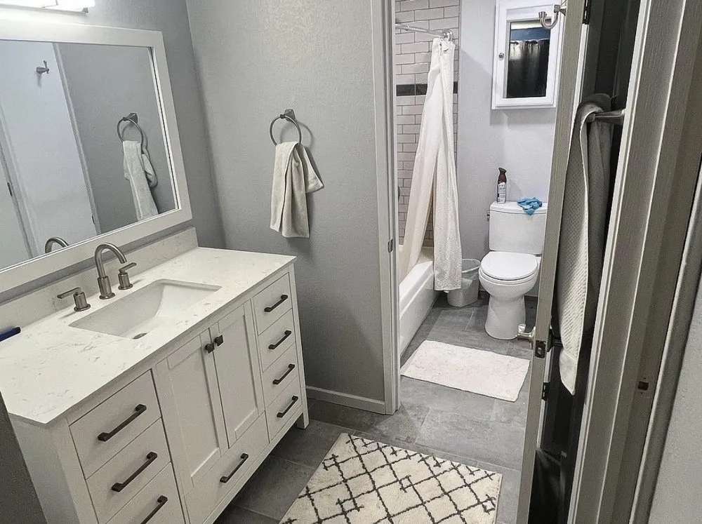 Slide of Hoskins Construction