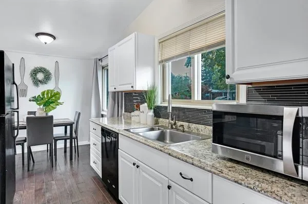 Hoskins Construction Logo