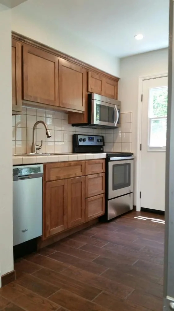 Slide of Hot Leg Electric